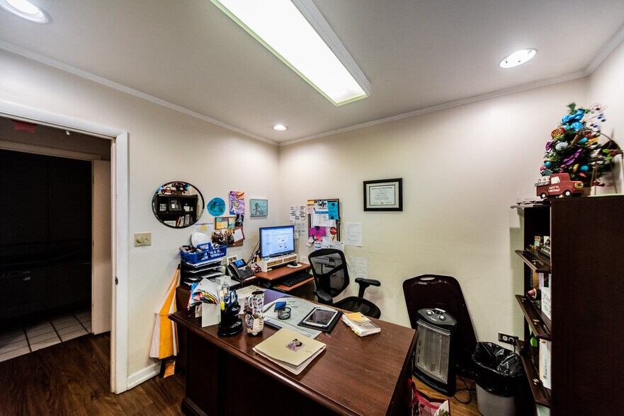 More Photos Of 2535 Broadway St, Paducah Office For Lease