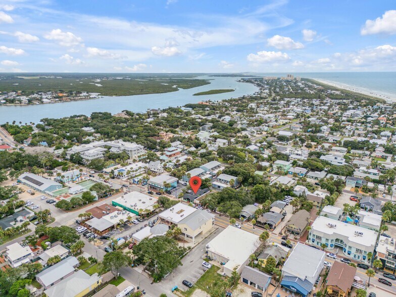More Photos Of 304 Flagler Ave, New Smyrna Beach Storefront For Sale