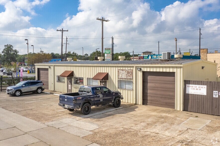 More Photos Of 2021 Aldine Mail Route Rd, Houston Warehouse For Lease