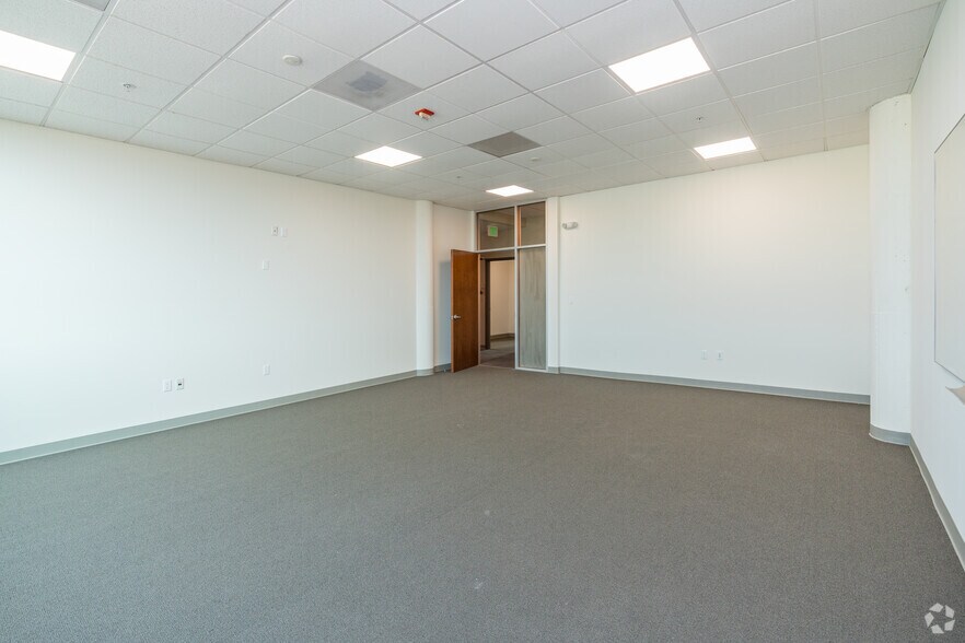 More Photos Of 1485 Bay Shore Blvd, San Francisco Office For Lease
