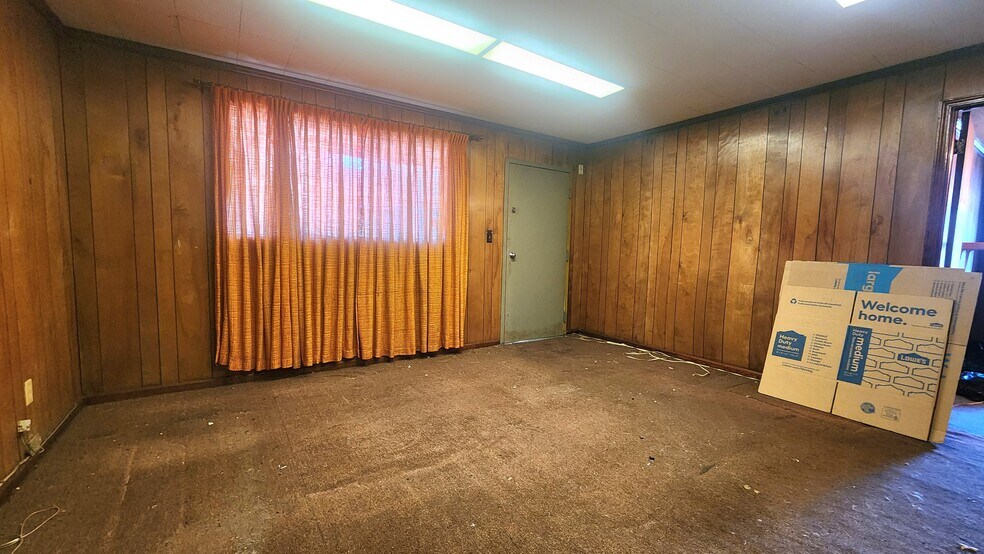 More Photos Of 2344 N Lumpkin Rd, Columbus Office For Sale