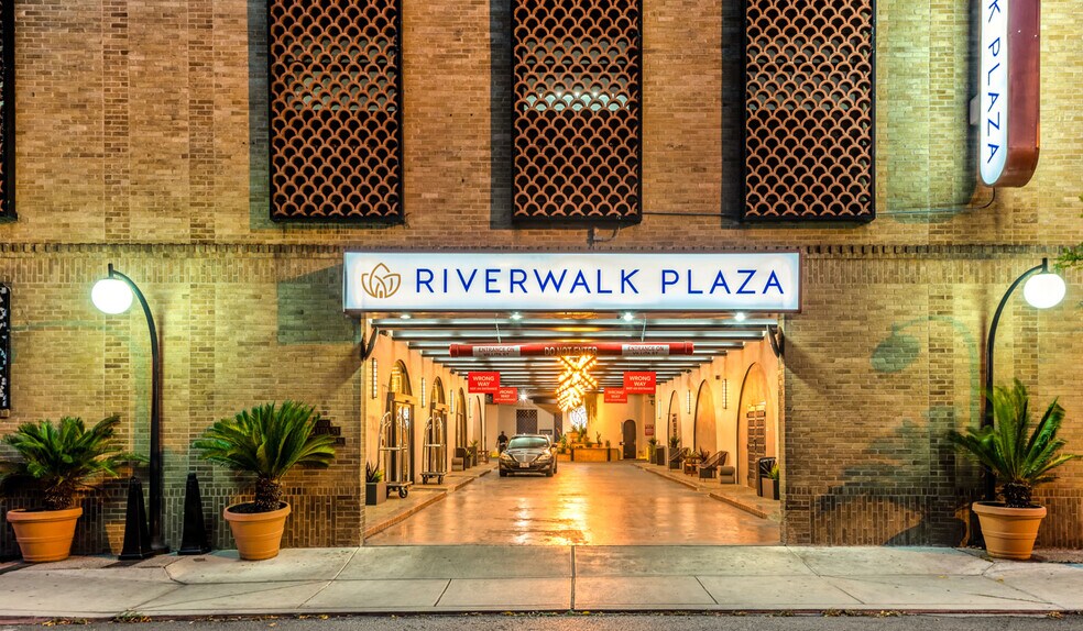 More Photos Of 100 Villita St, San Antonio Hotel For Sale