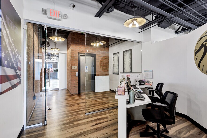 More Photos Of 2727 N 3rd St, Phoenix Office For Sale