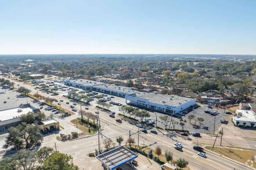 More Photos Of 3216-3254 E Broadway St, Pearland Unknown For Lease