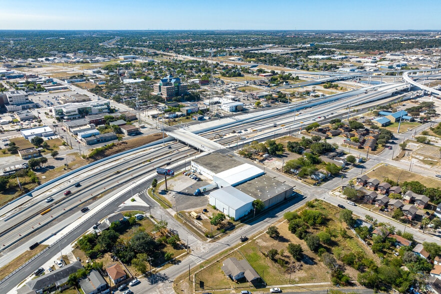 More Photos Of 900 N Staples St, Corpus Christi Distribution For Sale