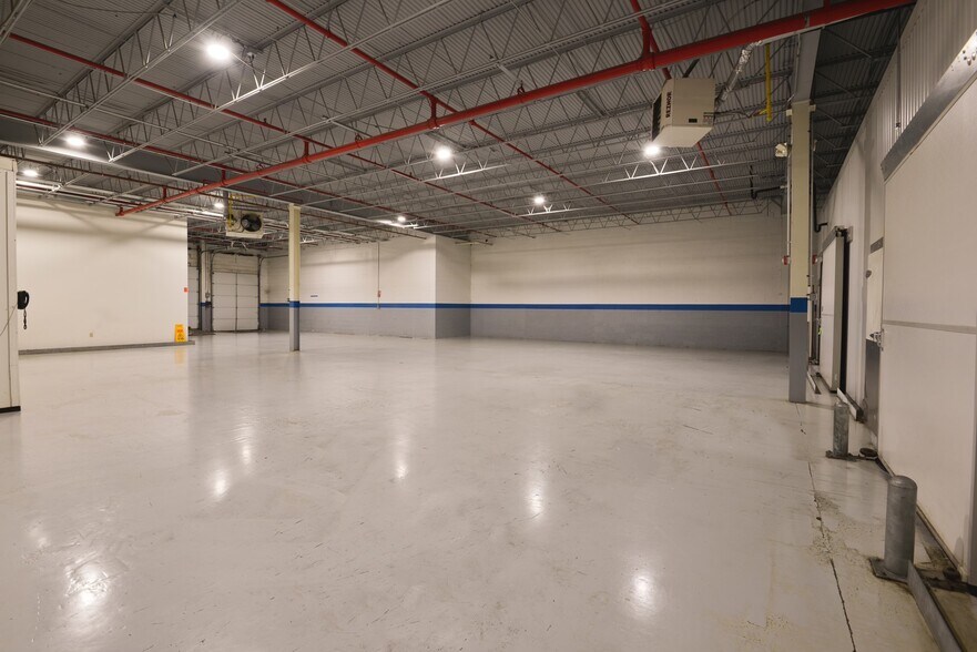 More Photos Of 15-01 Pollitt Dr, Fair Lawn Light Distribution For Lease