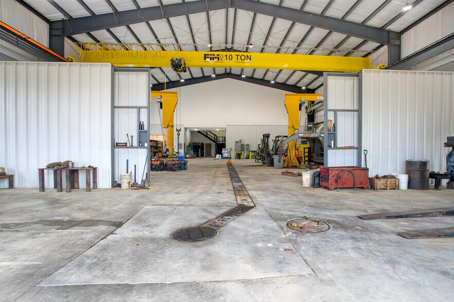 More Photos Of 2302 Neiman Marcus Pky, Longview Industrial For Sale