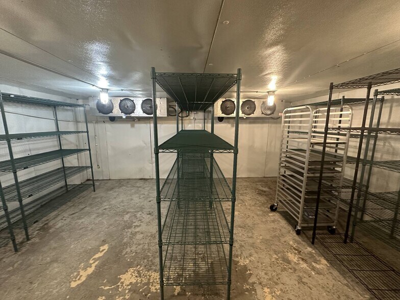 More Photos Of 7820 Fulton St, Houston Restaurant For Sale