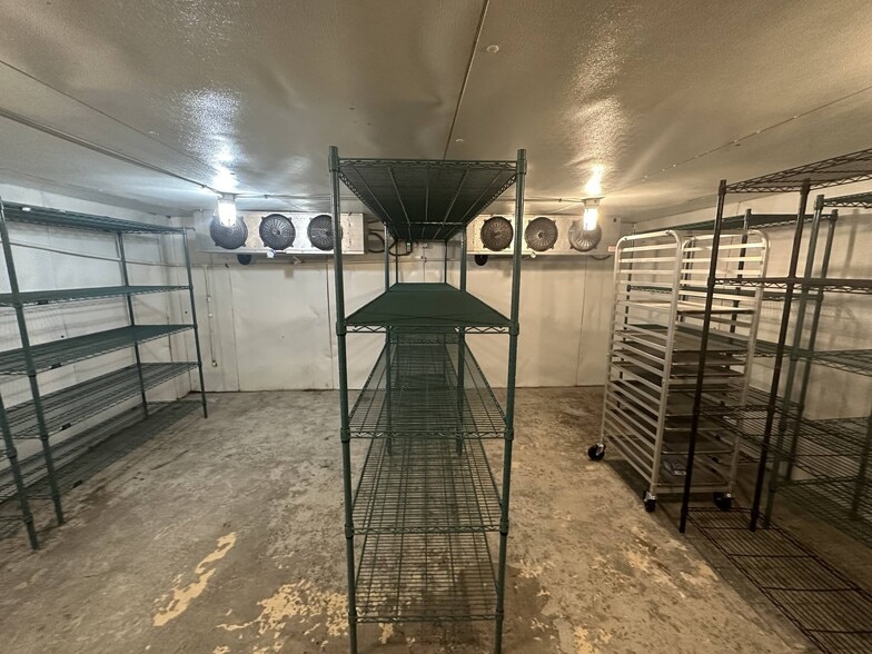 More Photos Of 7820 Fulton St, Houston Restaurant For Lease