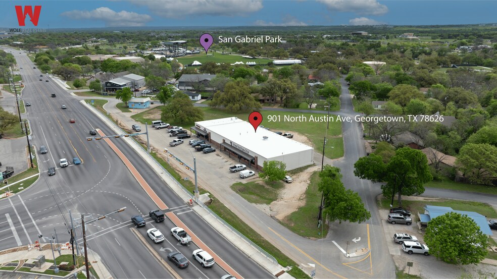 More Photos Of 901-905 N Austin Ave, Georgetown Storefront For Lease