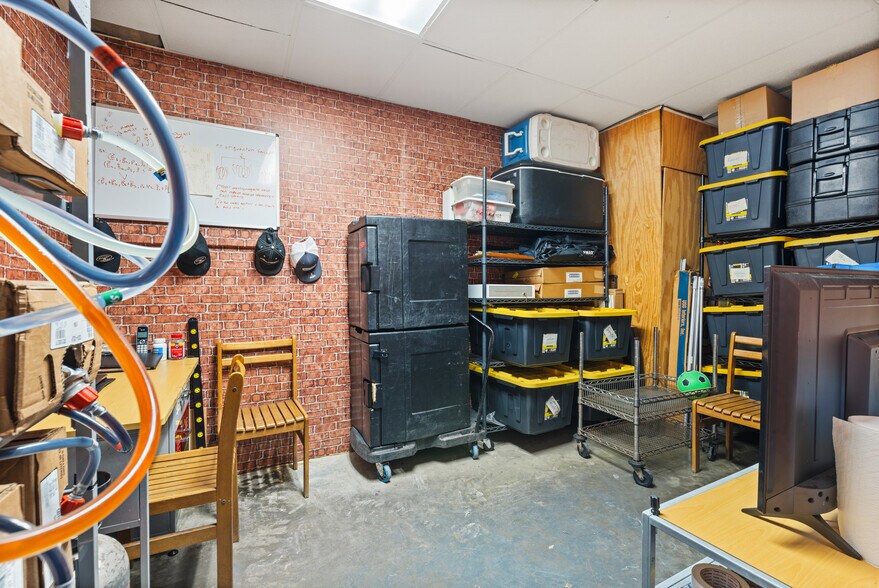 More Photos Of 12097 Fm 830 Rd, Willis Freestanding For Sale