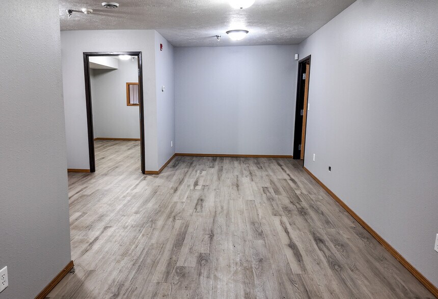 More Photos Of 47054 104th St, Sioux Falls Warehouse For Lease