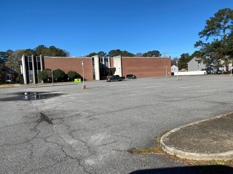 Primary Photo Of 3401 Cedar Ln, Portsmouth Lodge Meeting Hall For Sale