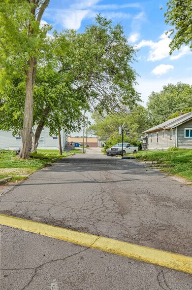 More Photos Of 2359 S Shelby St, Indianapolis Bank For Sale