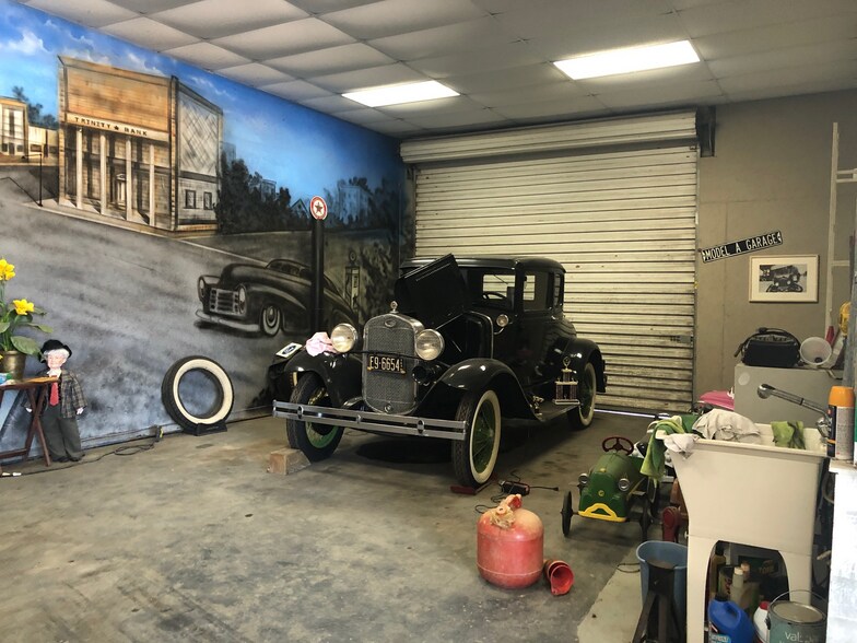 More Photos Of 3014 US Hwy 59 South, Livingston Manufacturing For Sale