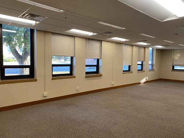 More Photos Of 100 N Krohn Pl, Sioux Falls Office For Lease