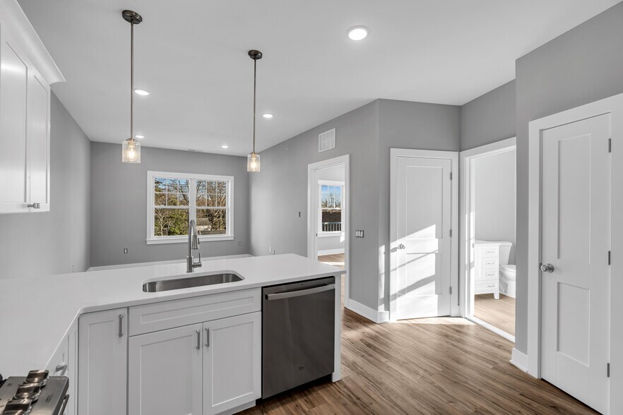 More Photos Of 33 Union Ave, Manasquan Apartments For Sale