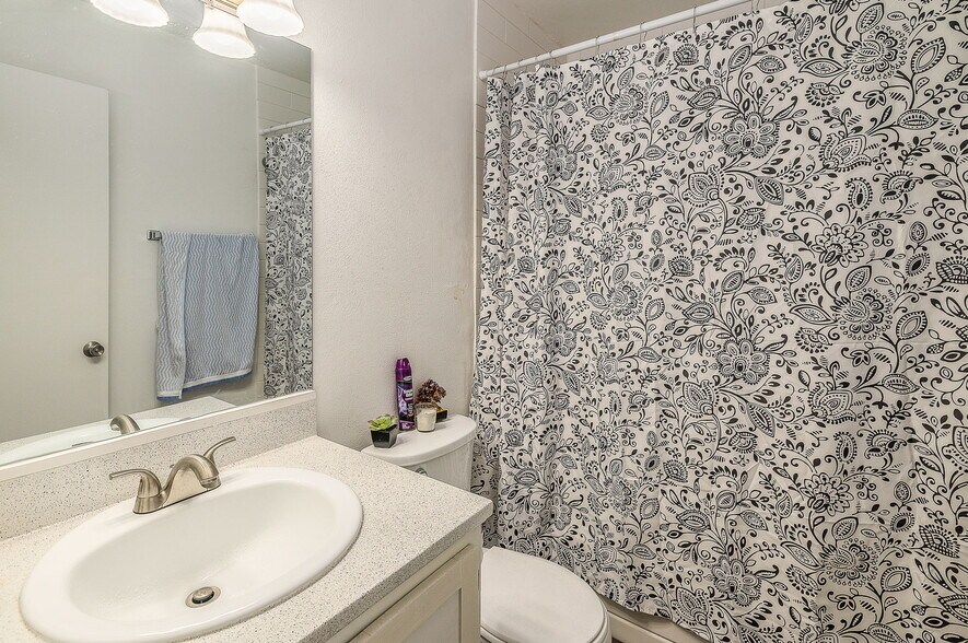 More Photos Of 740 NE 53rd Ave, Portland Apartments For Sale