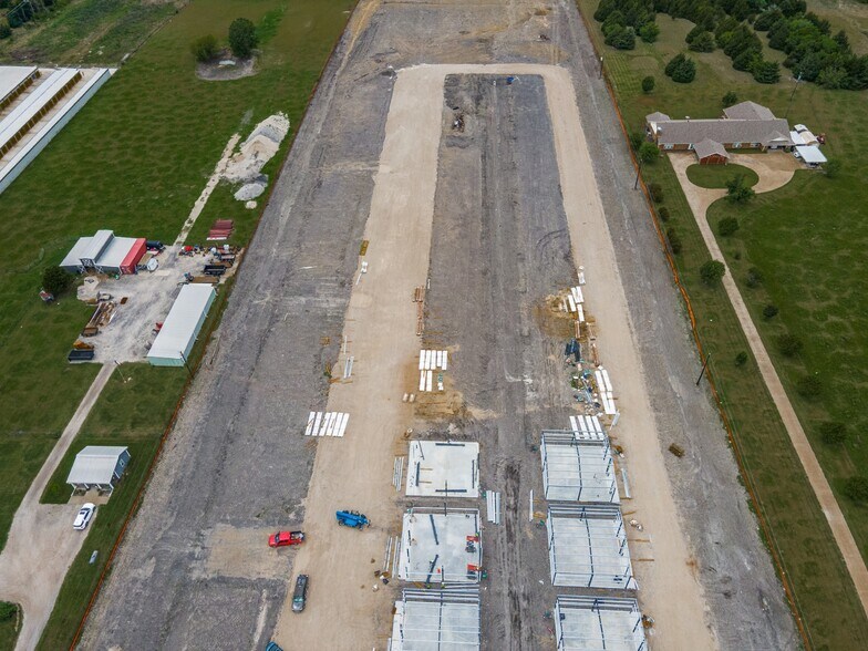 More Photos Of 10446 County Road 484 rd, Lavon Warehouse For Lease