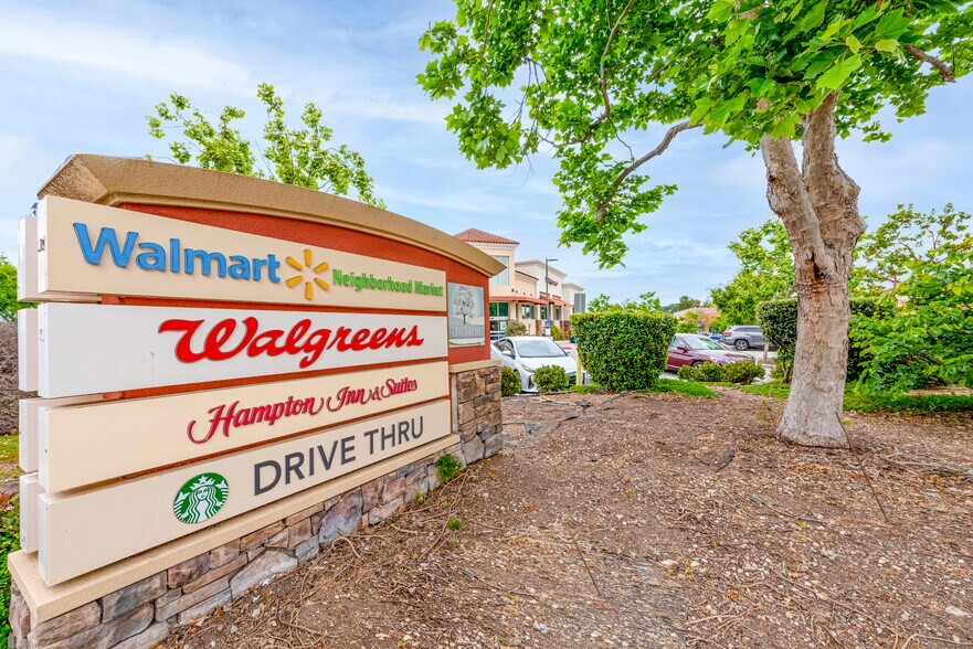 More Photos Of 520 N Ventu Park Rd, Thousand Oaks Storefront Retail Office For Sale