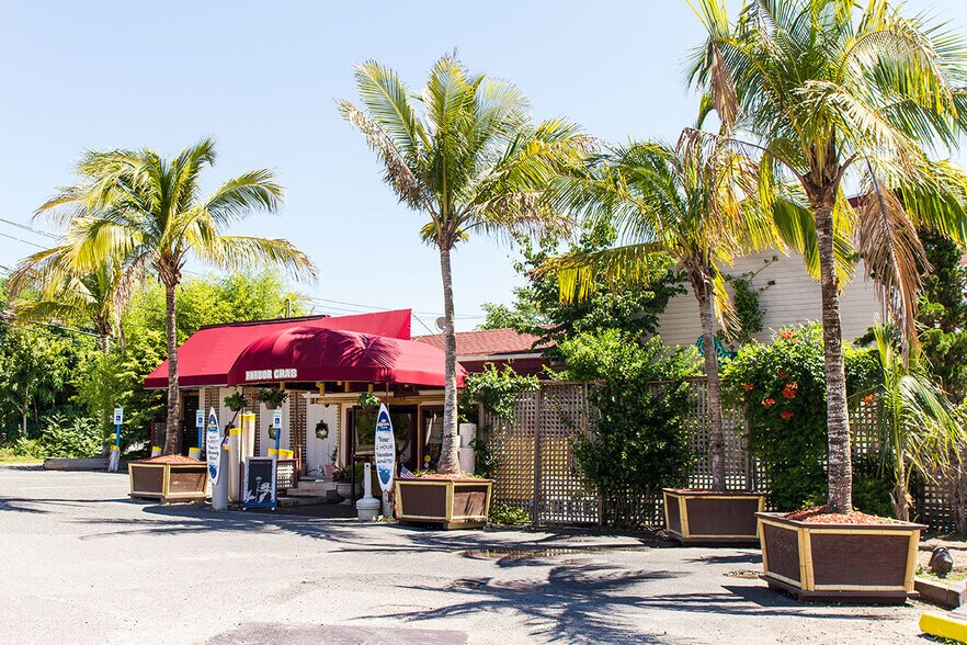 More Photos Of 116 Division St, Patchogue Freestanding For Sale