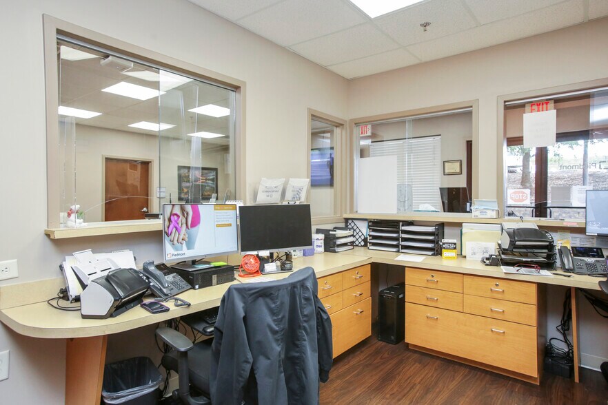 More Photos Of 12 Sammy McGhee Blvd, Jasper Medical For Sale