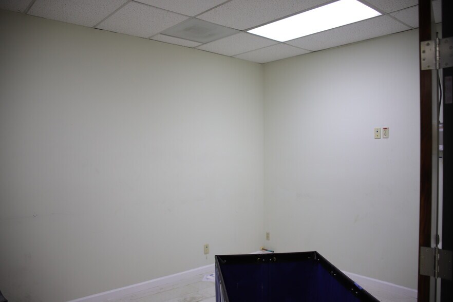 More Photos Of 3350 Scott Blvd, Santa Clara Warehouse For Lease