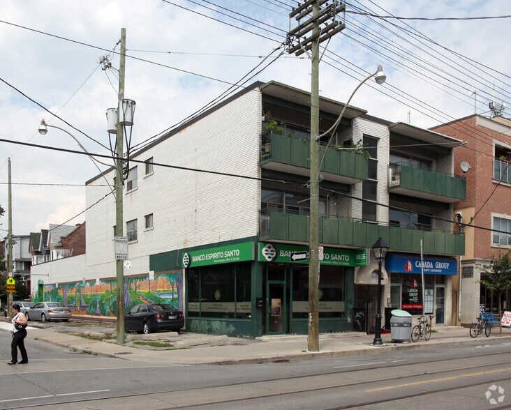More Photos Of 860 College St, Toronto Storefront Retail Residential For Lease
