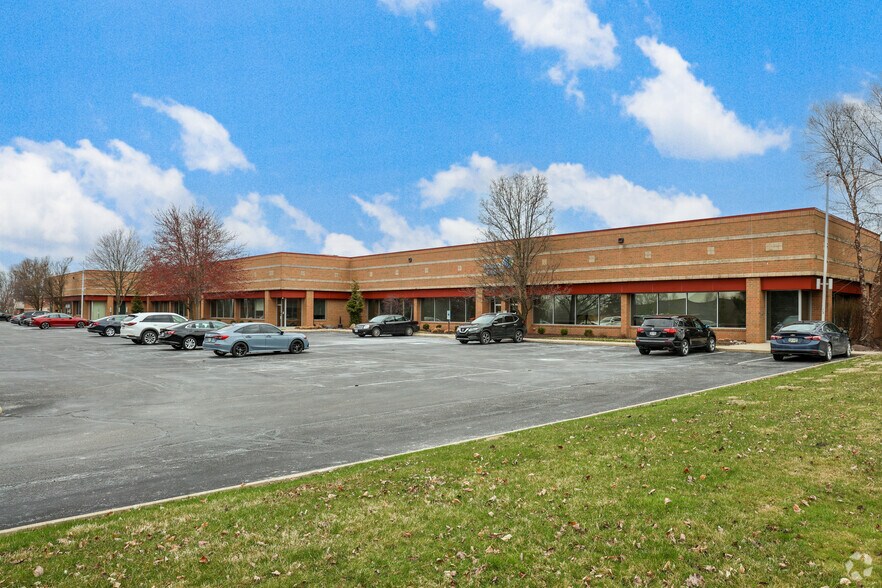 More Photos Of 17295 Foltz Industrial Pky, Strongsville Light Manufacturing For Lease