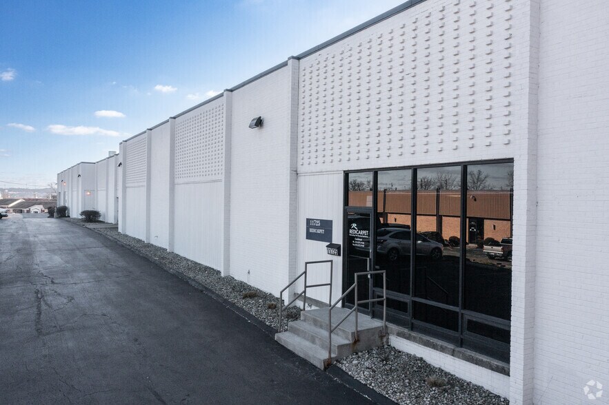 More Photos Of 11717-11725 Chesterdale Rd, Springdale Unknown For Lease