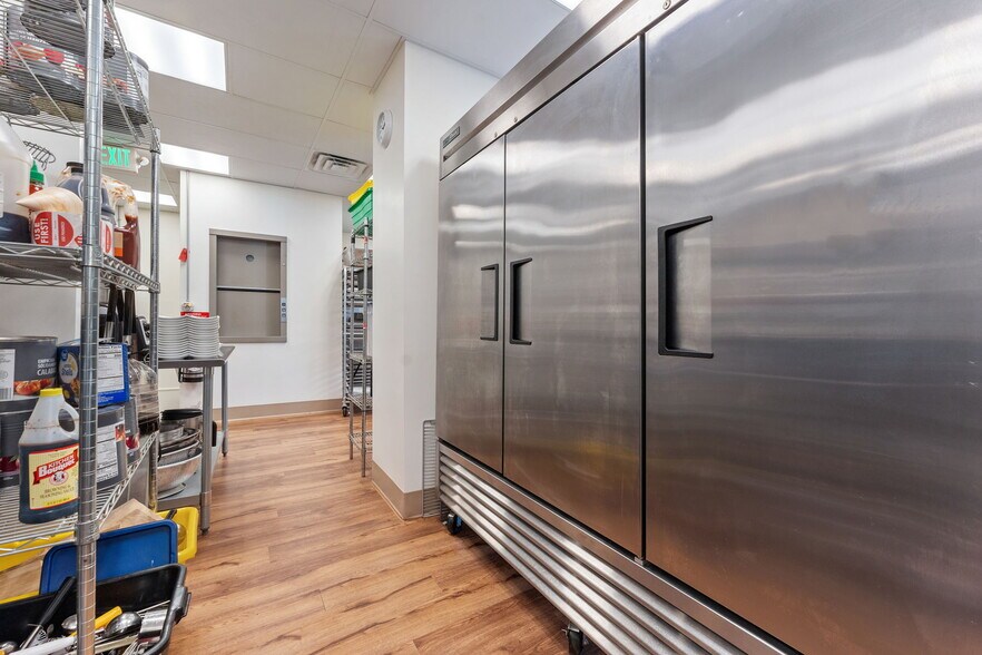 More Photos Of 12 Culpeper St, Warrenton Restaurant For Sale