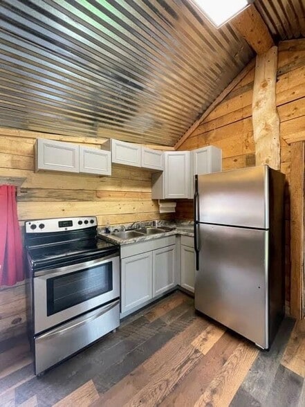 More Photos Of 50 & 59 County Rd 371, Rye Restaurant For Sale