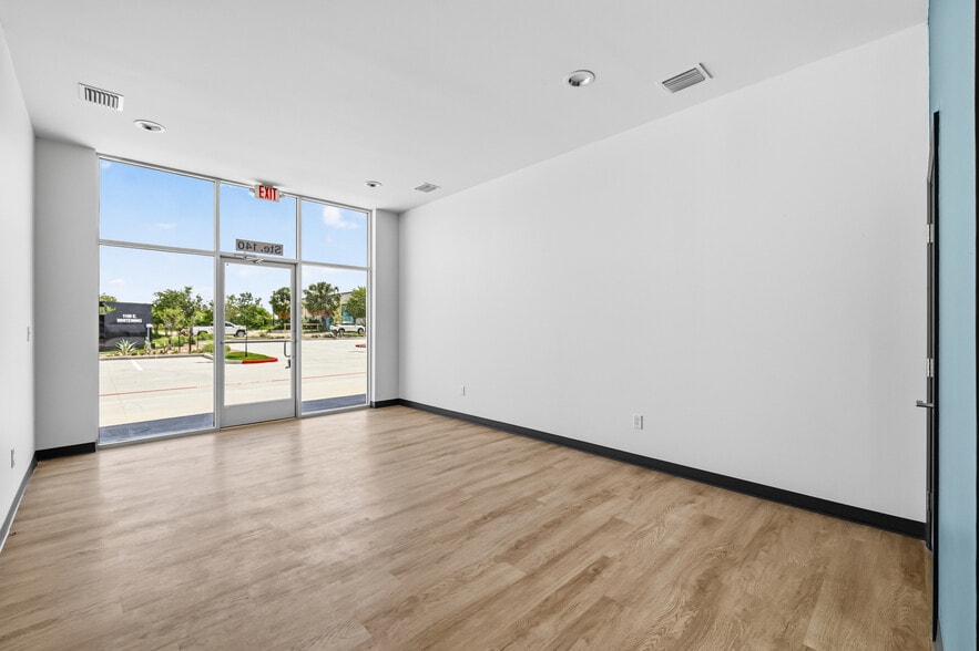 More Photos Of 1100 E Whitewing Ave, McAllen Light Distribution For Lease