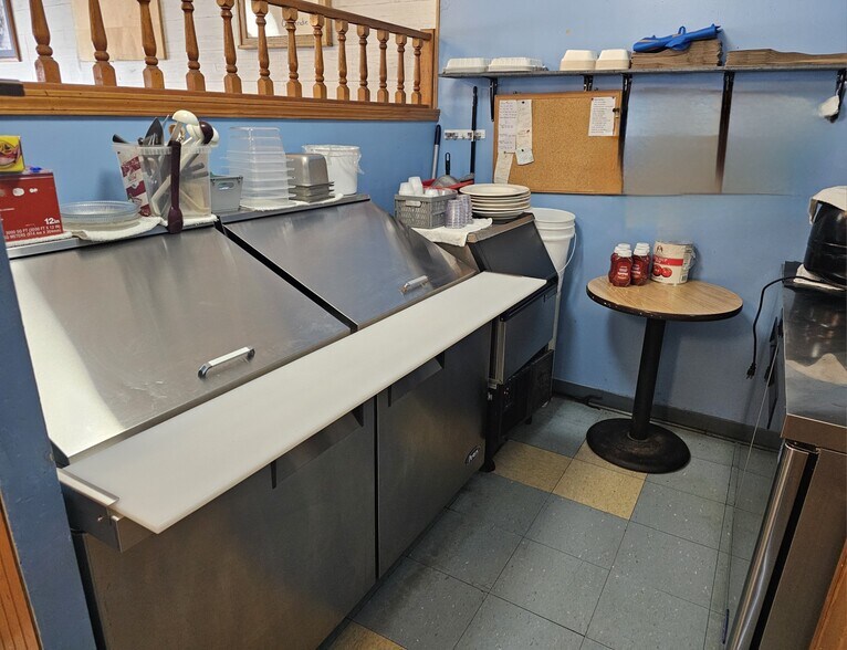 More Photos Of 2667 Erie Dr, Weedsport Restaurant For Sale