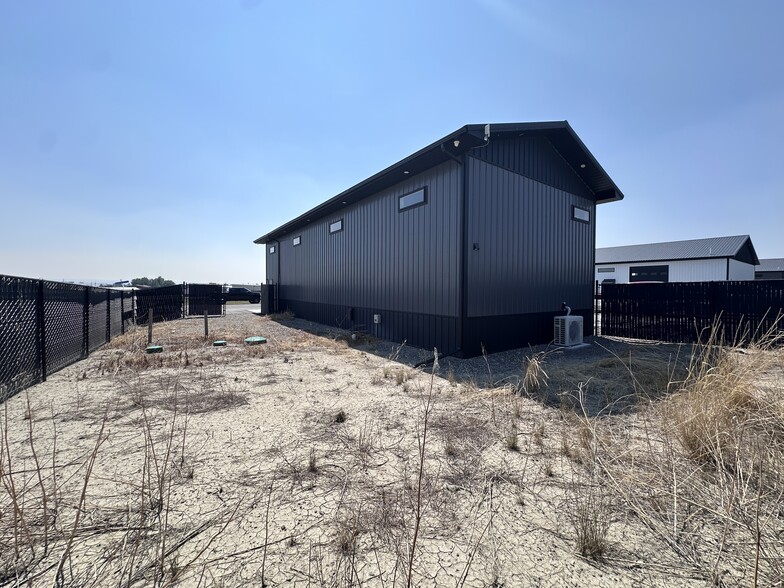 More Photos Of 6903 Backcountry Ave, Billings Distribution For Lease