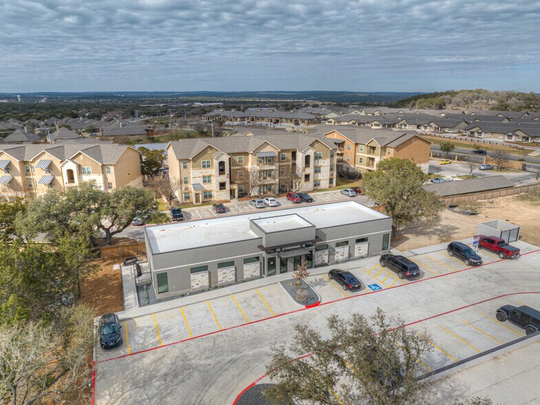 More Photos Of 3016 Independence Dr, New Braunfels Unknown For Lease
