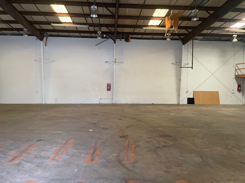 More Photos Of 6438 N 126th Ave, Largo Manufacturing For Lease