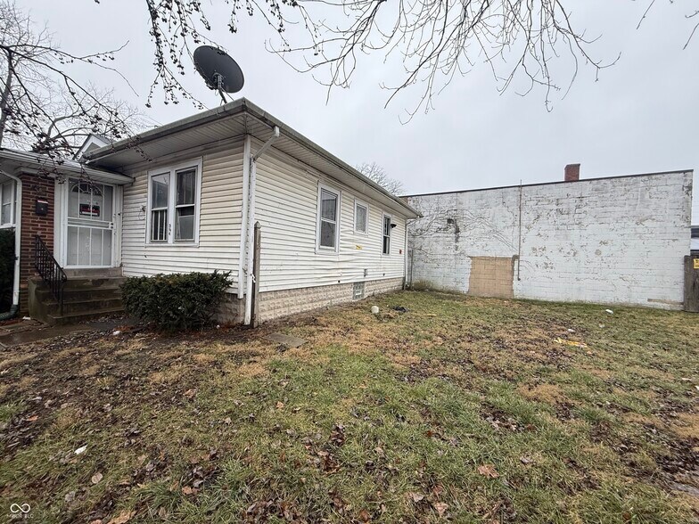More Photos Of 3823 E 10th St, Indianapolis Freestanding For Sale