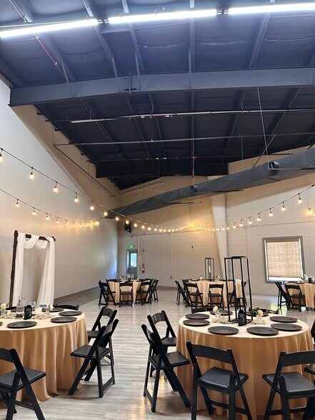 More Photos Of 2255 Center St, Chattanooga Storefront Retail Office For Lease
