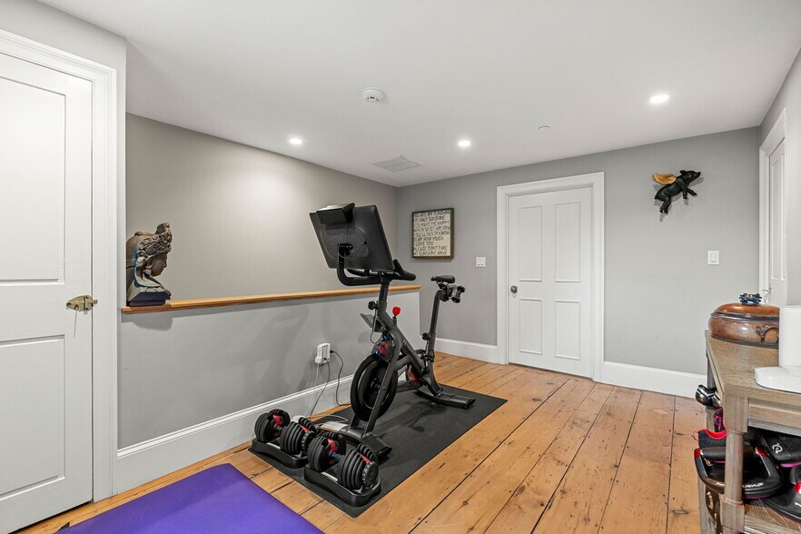 More Photos Of 314 Essex St, Salem Specialty For Sale