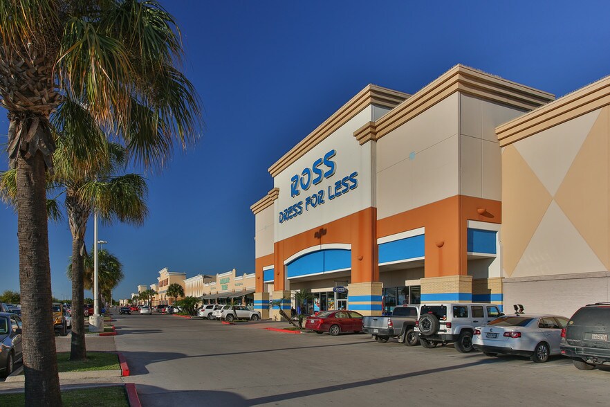 More Photos Of 7300-7400 N 10th St, McAllen Unknown For Lease