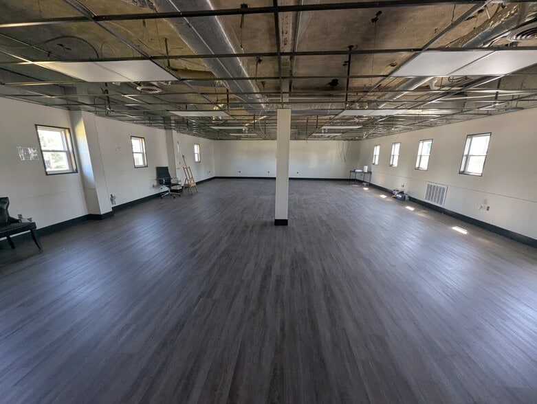 More Photos Of 1651 Holland St, West Columbia Warehouse For Lease