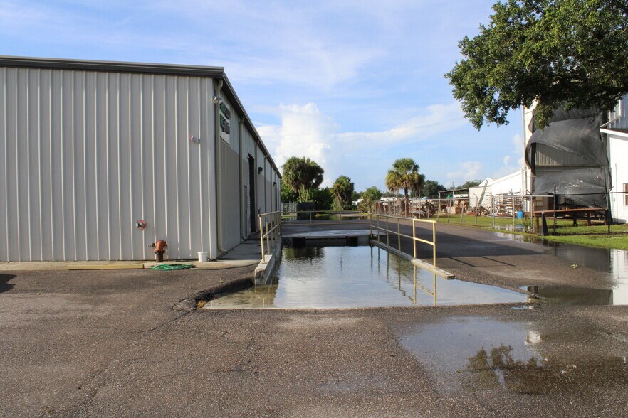 More Photos Of 399 Prairie Industrial Pky, Mulberry Warehouse For Sale