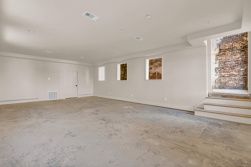 More Photos Of 108 S Lafayette St, Starkville Storefront Retail Office For Lease
