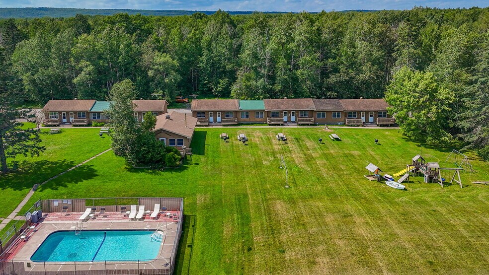 More Photos Of 9000 Congdon Blvd, Duluth Hotel For Sale