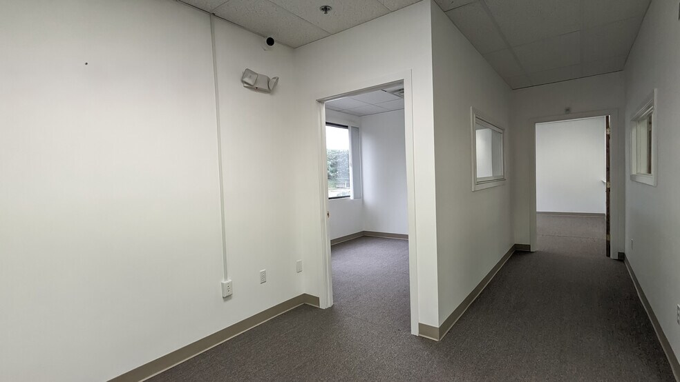 More Photos Of 1795 Boston Post Rd, Guilford Office For Sale