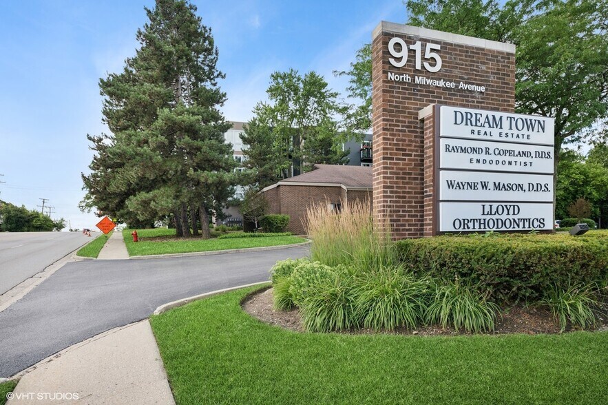 More Photos Of 915 N Milwaukee Ave, Libertyville Office For Sale