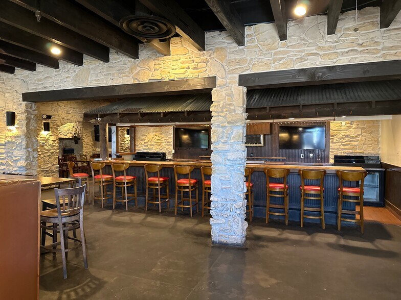More Photos Of 520 Harvey Rd, College Station Restaurant For Lease