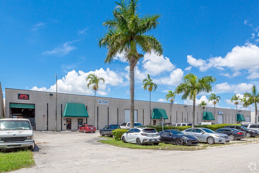 More Photos Of 6950-6980 NW 46th St, Miami Warehouse For Lease