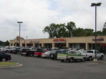 More Photos Of 2001 N Arkansas Ave, Russellville Department Store For Lease
